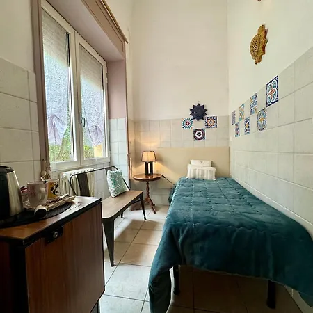 住宿加早餐酒店 贾尔迪诺代松尼il艾迪斯住宿加早餐旅馆 莱切