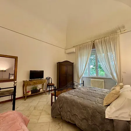 贾尔迪诺代松尼il艾迪斯住宿加早餐旅馆