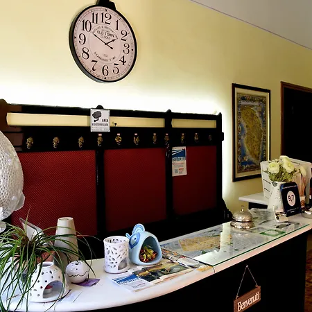 贾尔迪诺代松尼il艾迪斯住宿加早餐旅馆 3* 莱切