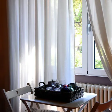 贾尔迪诺代松尼il艾迪斯住宿加早餐旅馆 莱切