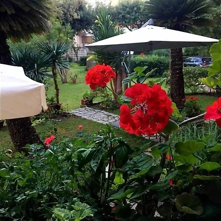 Aedes Il Giardino Dei Sogni 3* לצ'ה