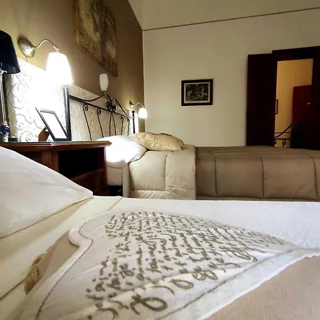 贾尔迪诺代松尼il艾迪斯住宿加早餐旅馆 莱切