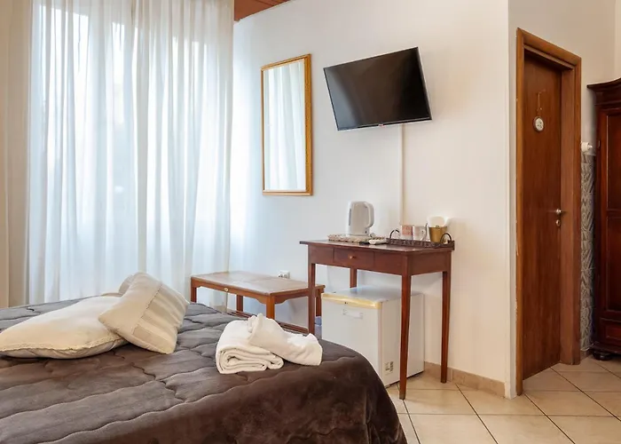 Aedes Il Giardino Dei Sogni לינה וארוחת בוקר לצ'ה